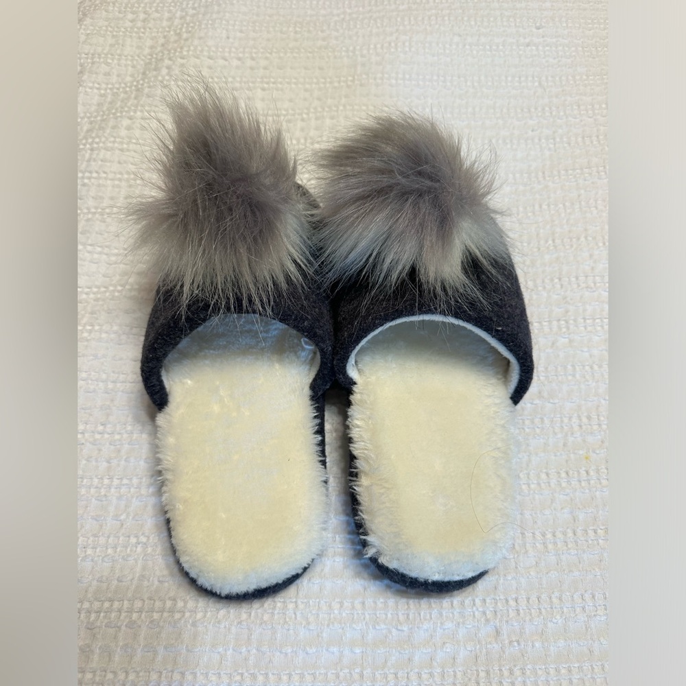 Brand New Slippers - Picture 4 of 6